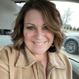 Meet your Posher, Lindy